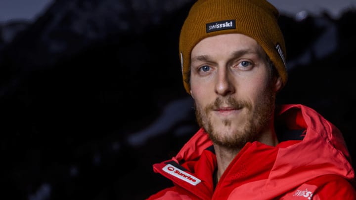 Sandro Simonet davart il slalom ad Adelboden