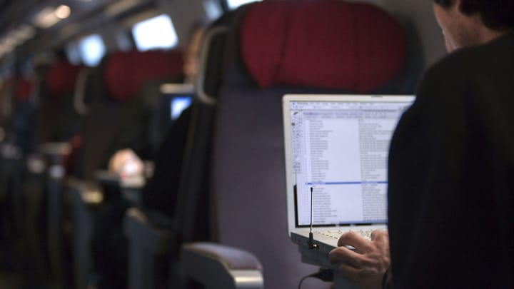 Handyempfang im Zug: Besserung erst im Fernverkehr in Sicht