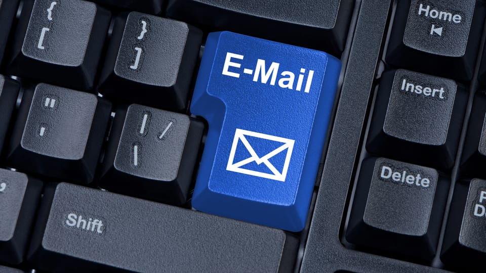 E-Mails auf Irrwegen: Achtung bei Umleitungen!