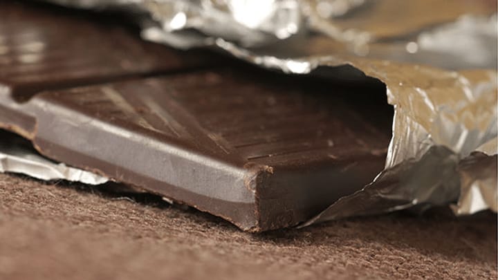 Wissenschaftler röntgen Schokolade