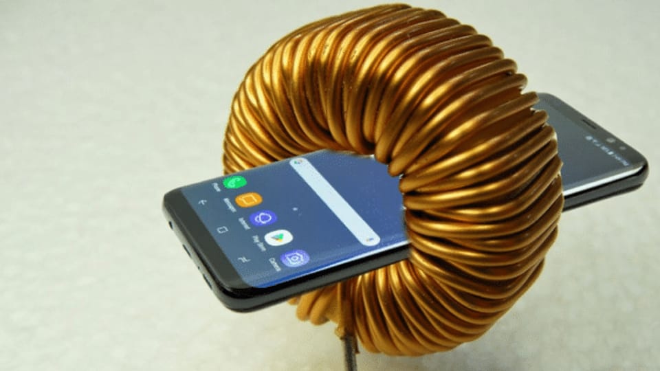 Vom Kabel befreit: Strom aus der Luft für unsere Smartphones