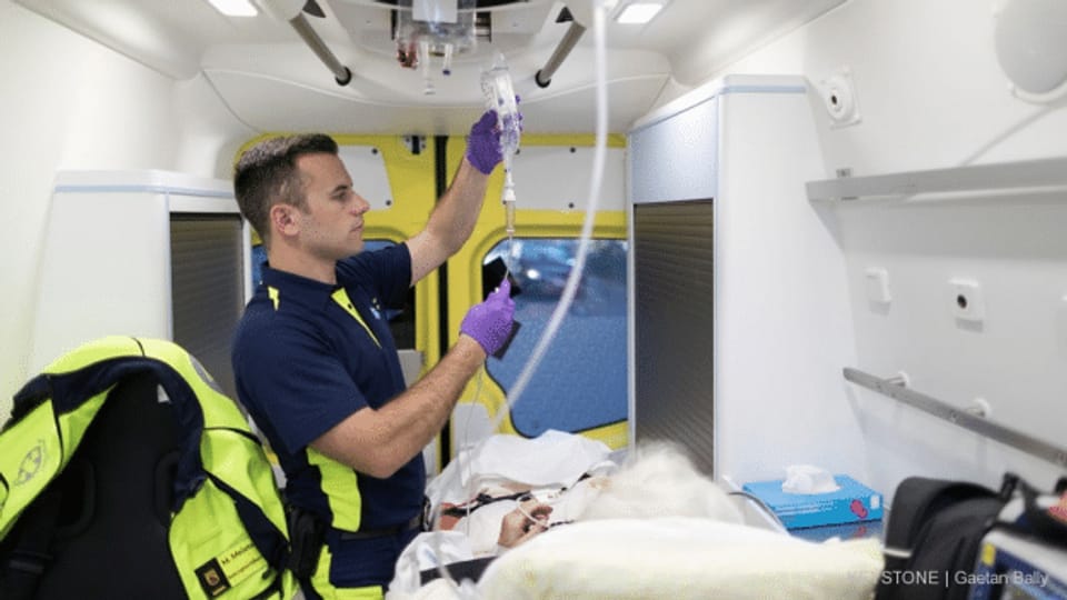 Krankenkassen bezahlen nur wenig an die Fahrt mit der Ambulanz