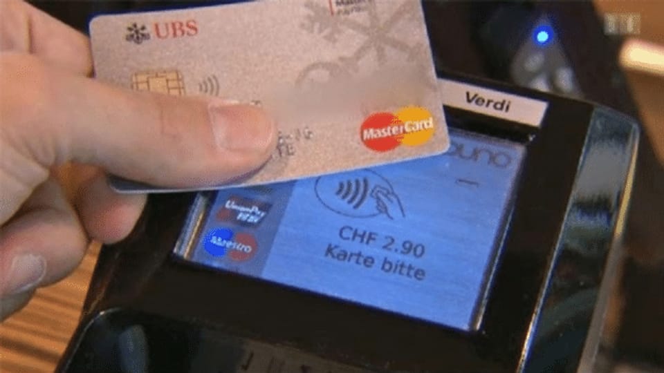 Kontaktlos zahlen mit Karte: Ab 40 Franken braucht's den Pin-Code