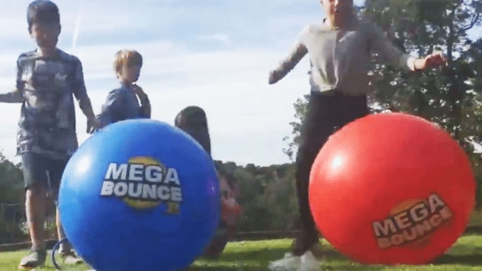 Zu viel Weichmacher im «Mega Bounce XL» gefährden die Gesundheit