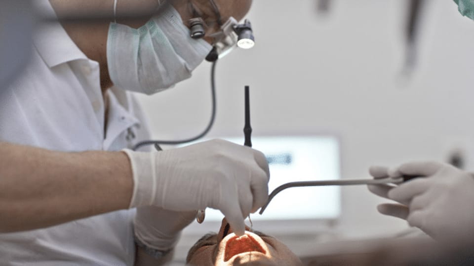 Zahnärzte nehmen Hygienemassnahme unter die Lupe
