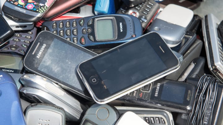 Aus dem Archiv: Alte Smartphones – Weitergeben statt horten!