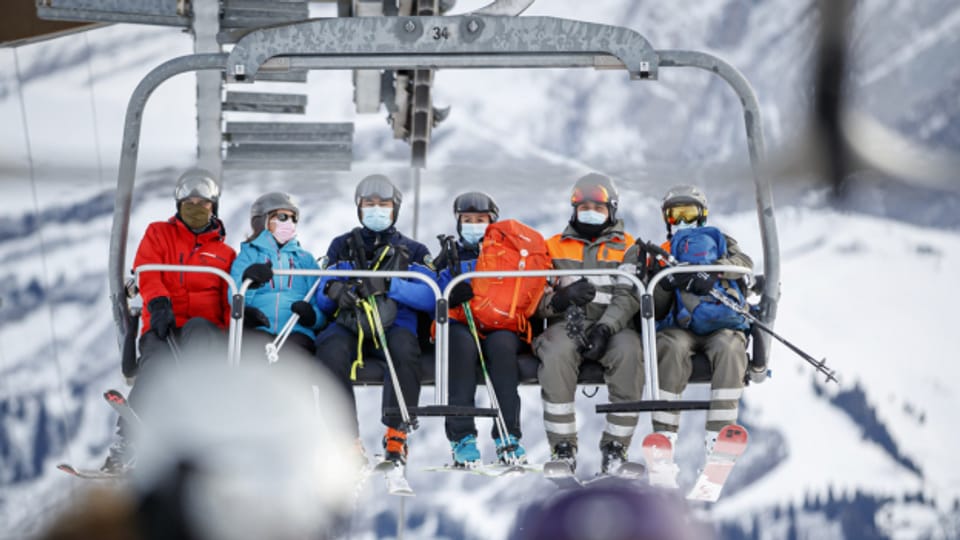 Skifahren um jeden Preis – sollen Skigebiete offen bleiben?