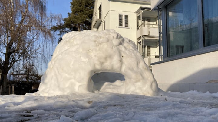 Eine Schneehütte bauen
