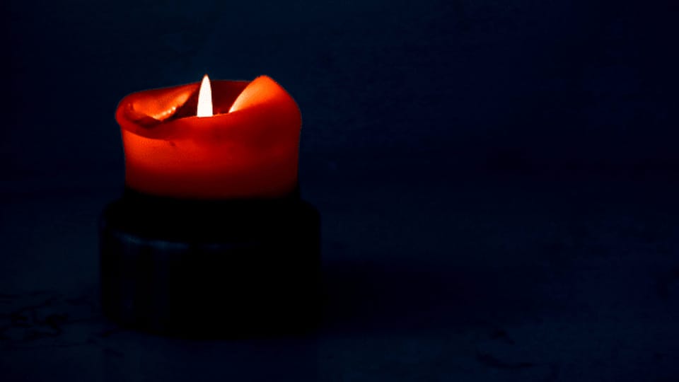 Adventszeit: Nachhaltige vs. nicht nachhaltige Kerzen