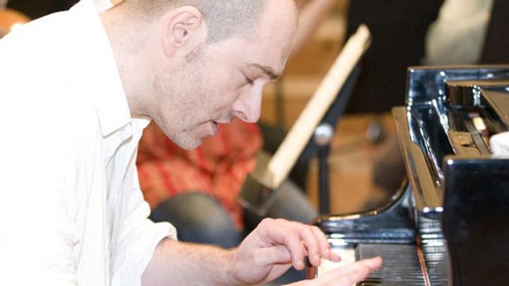 Musik als Medizin: Der Pianist Nick van Bloss