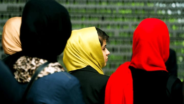 Musliminnen und das Kopftuch – keine einfache Beziehung