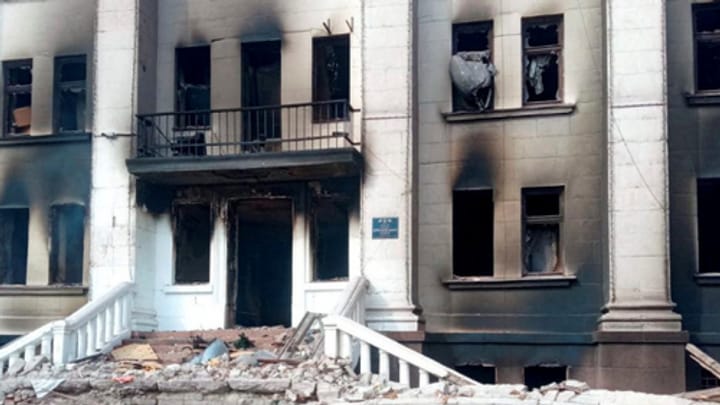 Aus dem Archiv: Hunderte Tote nach Angriff auf Theater in Mariupol