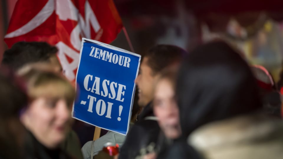 Im französischen Wahlkampf wird auch um Schweizer Stimmen gebuhlt