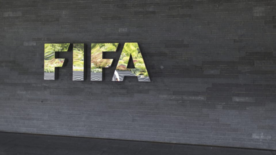 Fussball-Transfermarkt - Streit zwischen Fifa und
