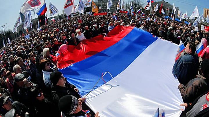 Ostukraine: Demonstranten fordern Anschluss an Russland