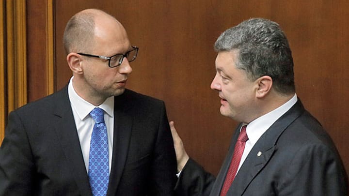 Ukrainischer Premier Jazenjuk bleibt im Amt