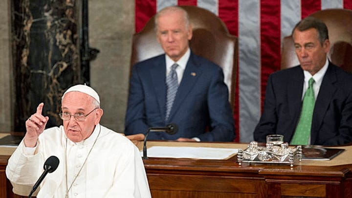 Der Papst kritisiert Todesstrafe und Waffenhandel