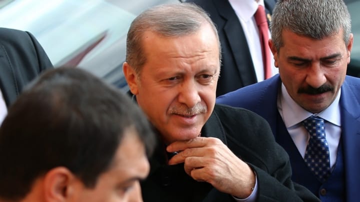 Türkische Wahlen: Erdogan siegt