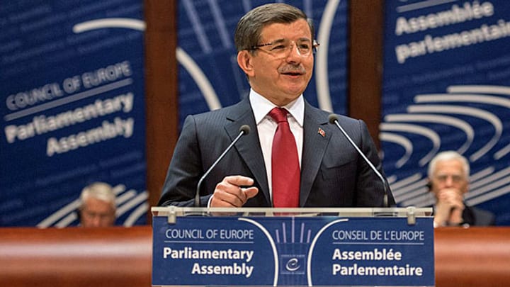 Der türkische Premier kritisiert das EU-Flüchtlingsabkommen