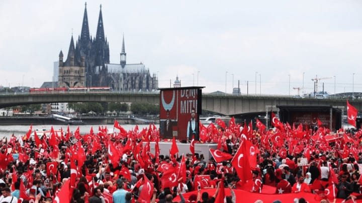 Solidaritätsdemonstration für Erdogan in Köln