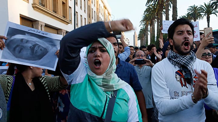 Marokko – Volksproteste nach dem Tod eines Fischhändlers