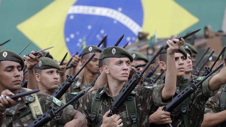 Bolsonaro feiert die Diktatur