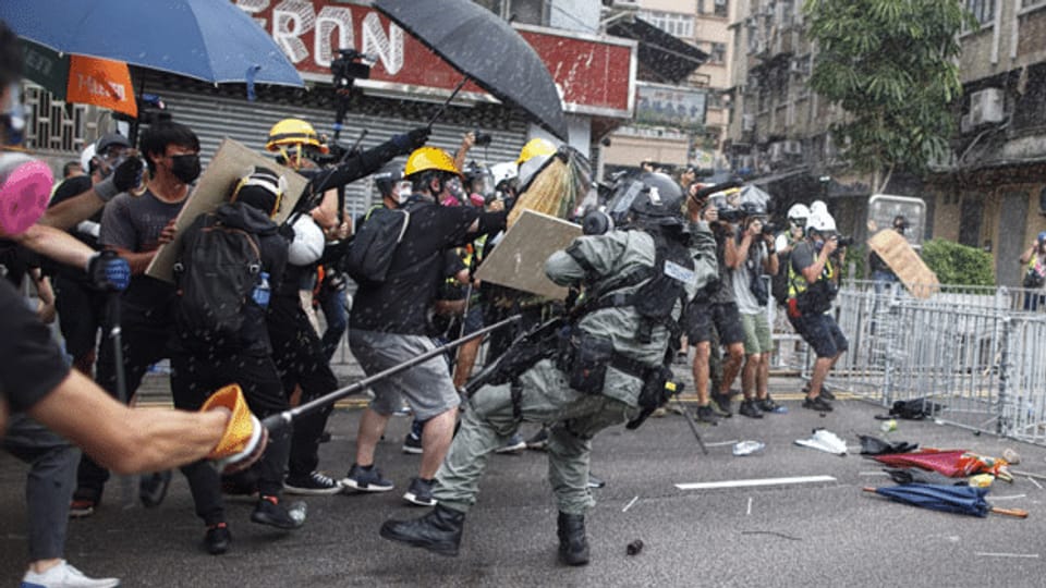 Weitere Proteste in Hongkong trotz Schlägertruppen