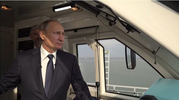 Putin eröffnet die umstrittene Eisenbahnbrücke zur Krim