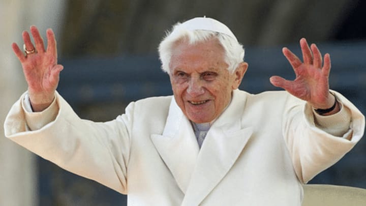 Papst Benedikt ist für Zölibat