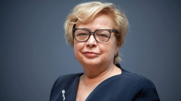 Polen – Oberste Richterin geht in Pension