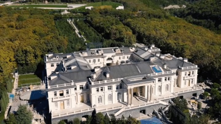 Putins Palast: Nawalny provoziert mit Enthüllungsvideo