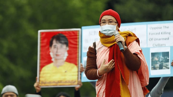 Burma: Buddhistische Mönche beziehen Stellung
