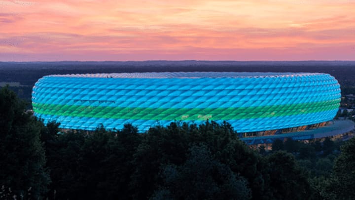 Münchner Fussballstadion leuchtet nicht in den Regenbogenfarben