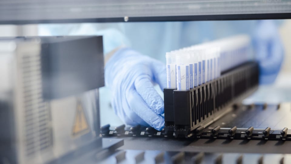 PCR-Tests: Labore am Anschlag