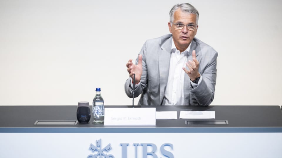 UBS integriert Credit Suisse und streicht rund 3000 Stellen