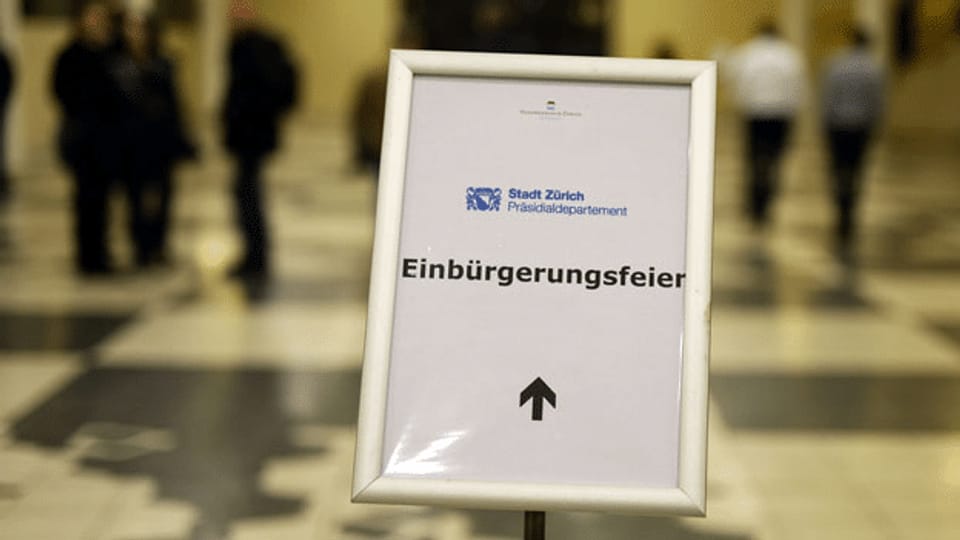 Zürich: Streit um Einbürgerungs-Gebühren