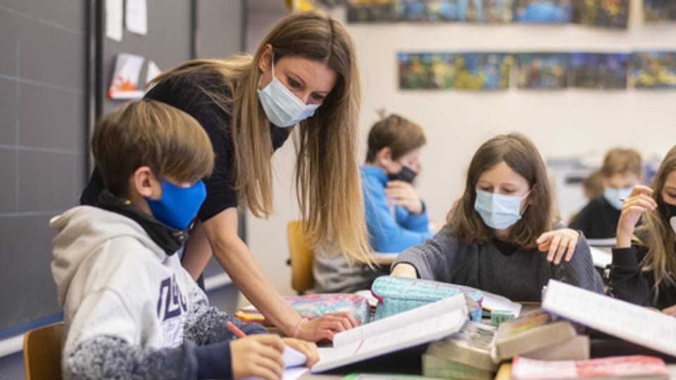 Schweizer Schulen: Muss Lehrperson Impfstatus öffentlich machen?