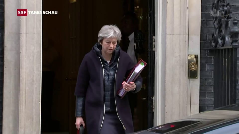 Theresa May greift in Spionage-Affäre hart durch