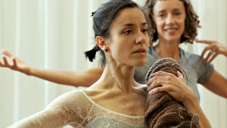 «Becoming Julia»: Schweizer Dokumentarfilm über Ballett und Mutterschaft