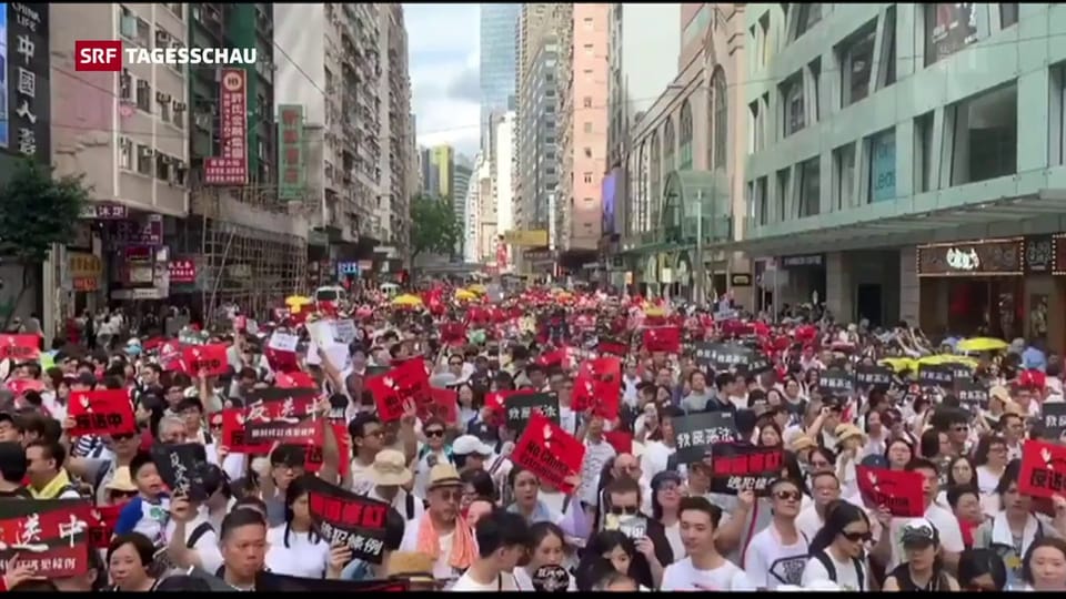 Hunderttausende demonstrieren gegen das neue Gesetz