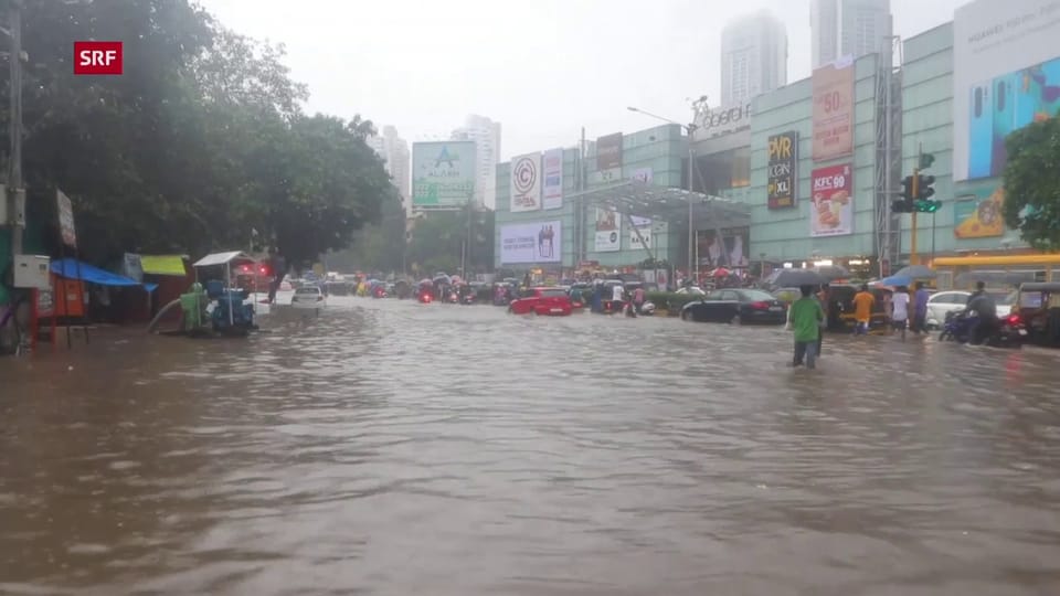 Starker Monsun: Einwohner werden aufgefordert, daheim zu bleiben.