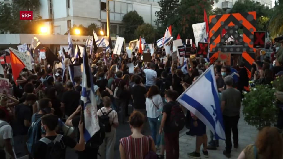 Tausende demonstrieren gegen Netanjahus Krisenmanagement