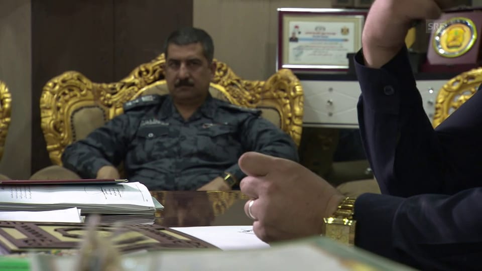 Jamal Latif, Polizeikommandant, verfolgt eine Strategie. 
