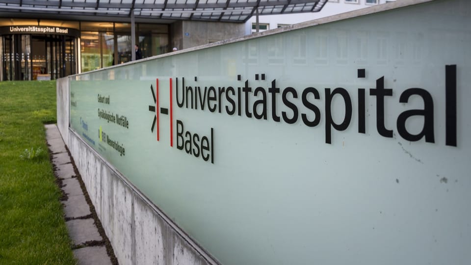 Frau stirbt an Covid-19 im Basler Unispital - Kantonsspital Baselland rüstet sich