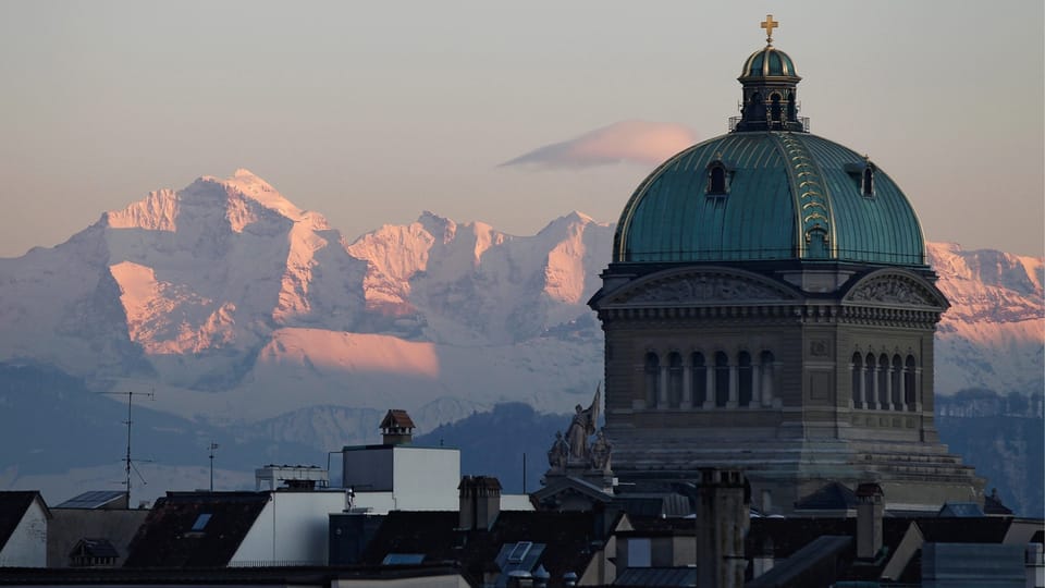 Viele Senioren, aber auch viele Junge wollen nach Bern