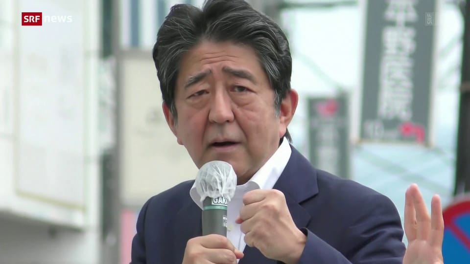 Aus dem Archiv: Shinzo Abe auf offener Strasse erschossen.