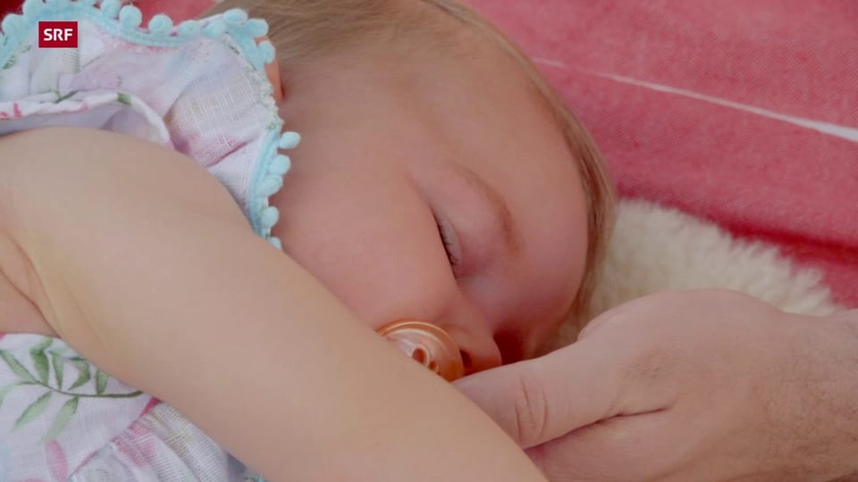 Die kleine Valeria wird täglich von bis zu 40 epileptischen Krampfanfällen geplagt.