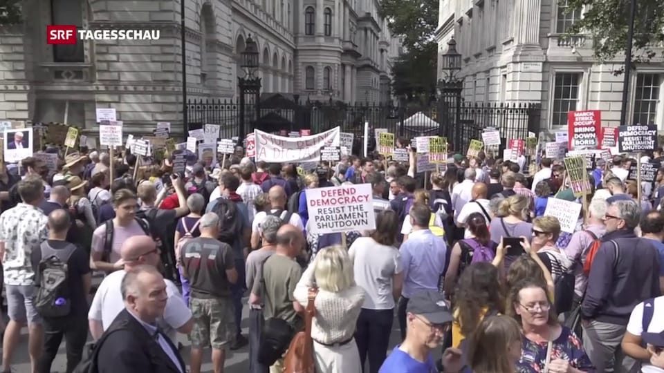 Briten protestieren gegen die Zwangspause