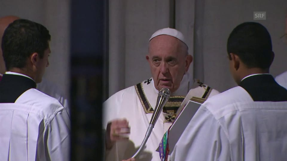 Il papa celebrescha la liturgia da la notg da Pasca
