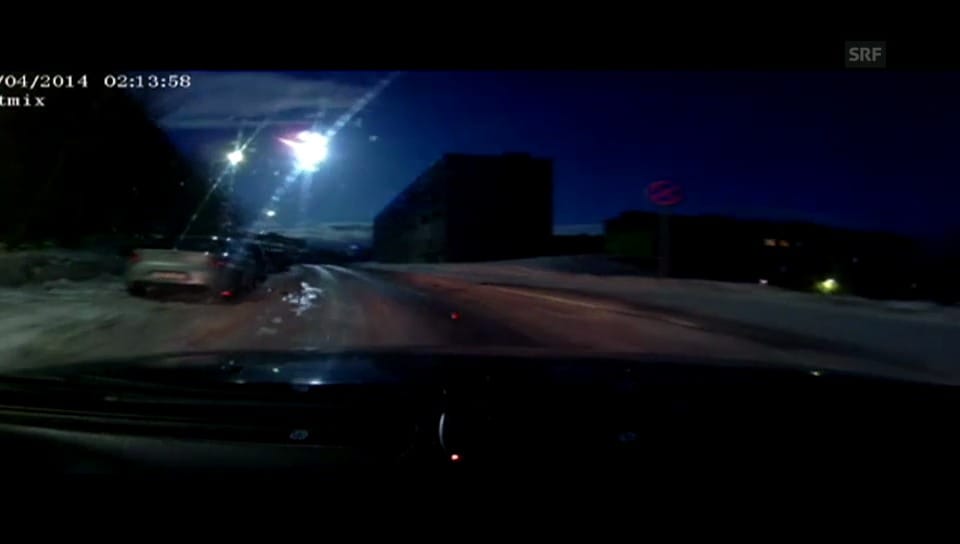 Meteorit erleuchtet Nachthimmel von Murmansk
